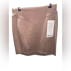 LULULEMON SCUBA HR MINI SKIRT SIZE S NWT